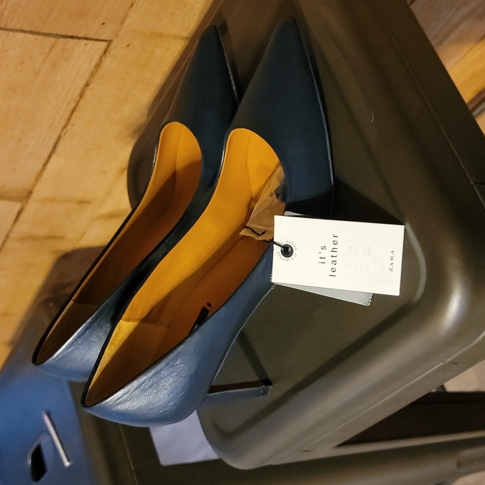 Navy Heels